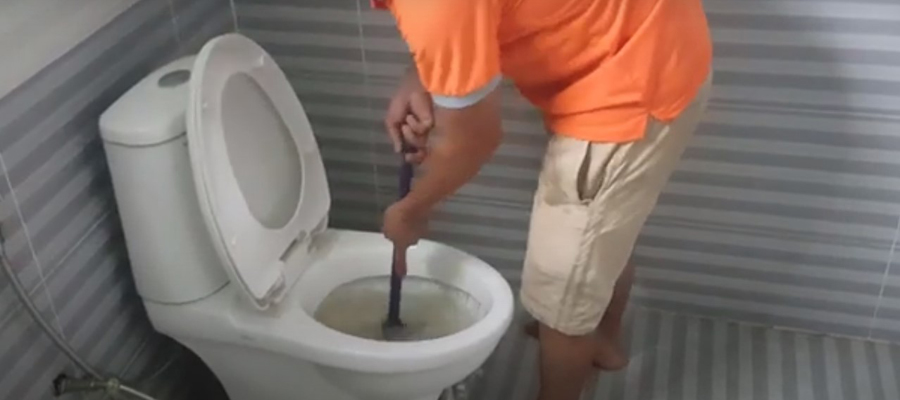 Thông tắc bồn cầu tại hai bà trưng